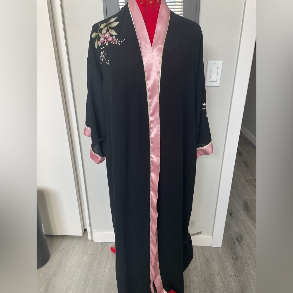S/M Oscar de la Renta robe with appliqué flowers